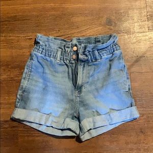 Hollister mom shorts 3”
